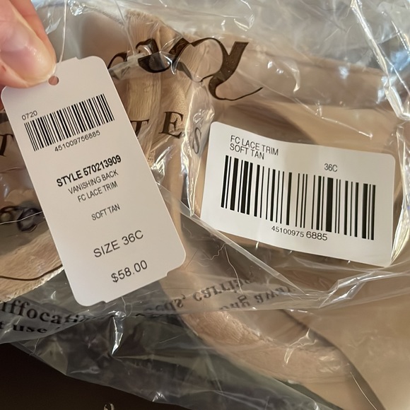 NWT 36C Soma vanishing back, lace trim bra (x2). Still in original packaging - Picture 2 of 2